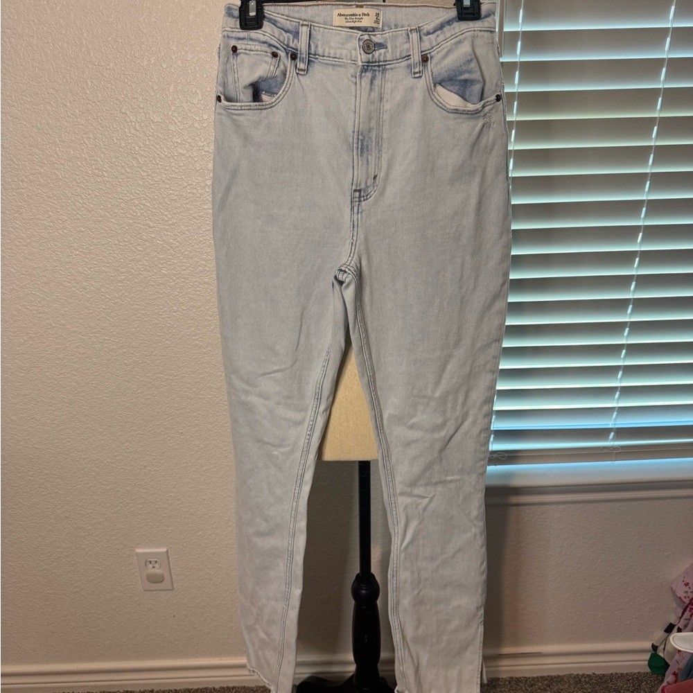Abercrombie & Fitch (SALE) Light Blue Ultra High Rise Jeans size 6